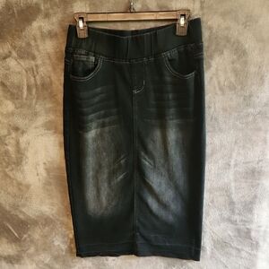 Classic Black Denim Skirt. Size Small